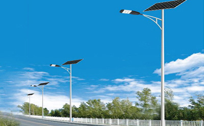 农村道路装金凤太阳能路灯选多大瓦数实测