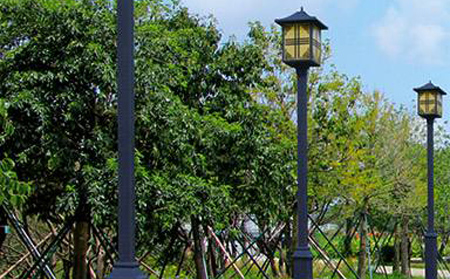 太阳能金凤庭院灯价格为何差三倍？关键看这几点